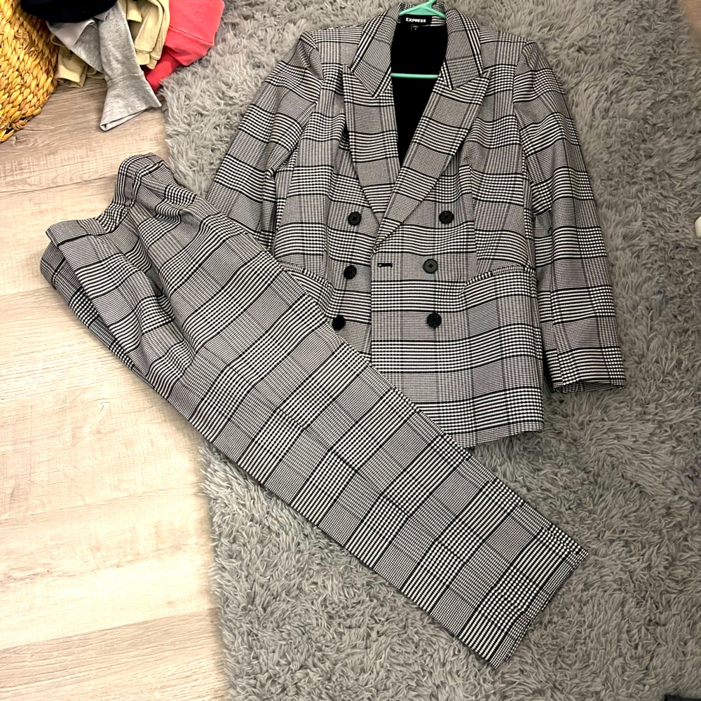 Express women’s suit jacket is medium pants are 6